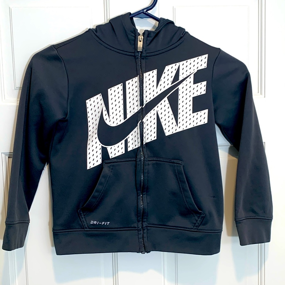 Nike zip up hoodie boy size 6